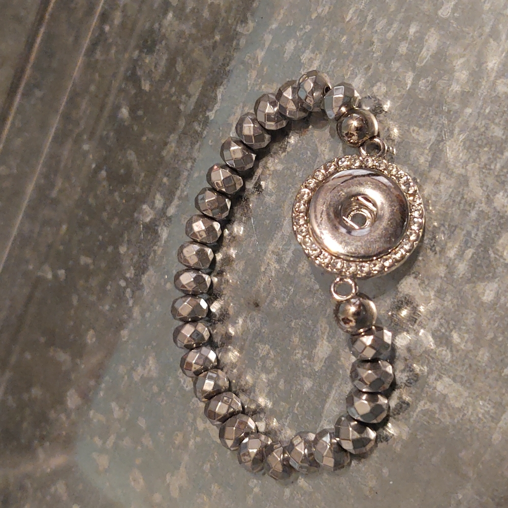 Silver hematite interchangeable snap charm bracelet. Fits 18-20mm snap charms.